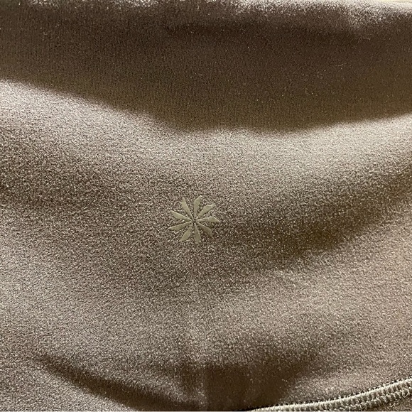 Black Extra Small Petite Athleta leggings - Picture 3 of 6